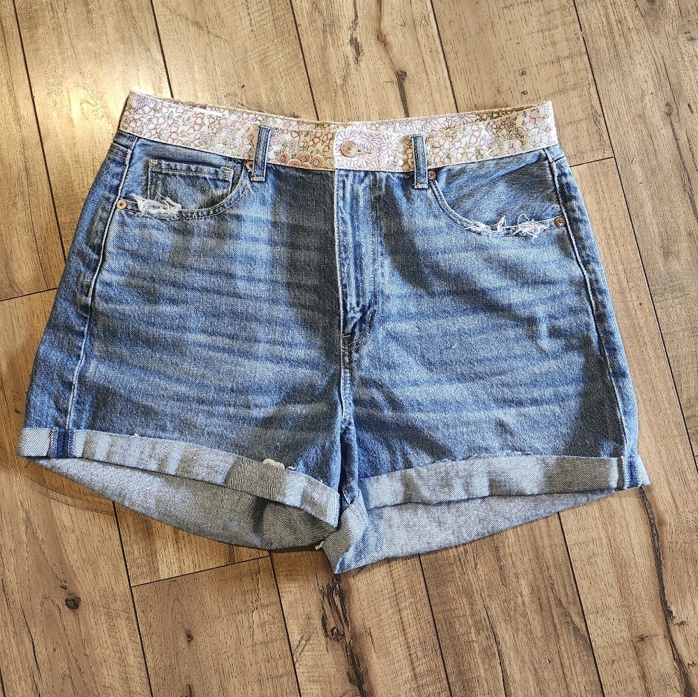 American Eagle Mom Shorts